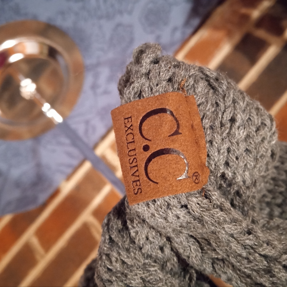 C.C. Exclusives Grey Infinity Scarf - Picture 3 of 6